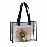 Ny Waterproof PVC mangarahara miantsena miaraka amin'ny tanana mainty, Mety amin'ny baiko OEM na ODM, afaka mitazona entana toy ny fehezam-boninkazo sy sary ao anatiny.