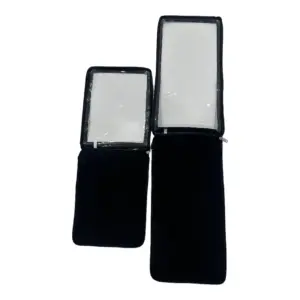 Luksuriøs fløyels smykkerarrangør med gjennomsiktig lokk i to størrelser, vist på hvit bakgrunn - perfekt for OEM/ODM -tilpasning.