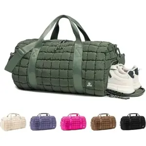 Puffy Quilted Travel Tote 'i he lanumata mo ha loki su ., faka'ali'ali 'aki 'a e sneakers ., ‘oku toe ma‘u foki ‘i ha ngaahi lanu kehe ‘e ono ‘i lalo ..