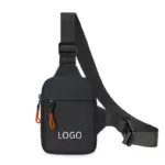 گهٽ ۾ گهٽ ترتيب ڏيڻ واري ڪراس ڪوٽ بليڪ ڊزائن جي خاصيت آهي, نارنگي زپ پگهار ڏئي ٿو, ترتيب ڏيڻ وارو پٽو, and "LOGO" سامهون واري کيسي تي. OEM / ODM ڪسٽمائيزيشن توهان جي برانڊ جي گهرجن کي ملائڻ لاء موجود آهي.