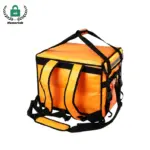 A bolsa de entrega de alimentos impermeable illada con asas & A correa móstrase en laranxa brillante con correas negras sobre un fondo branco. As opcións OEM e ODM están dispoñibles para a marca e o deseño personalizados.