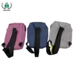 Tilu Pack Colva Zippered / Kantong cross dina warna pink, biru, sareng kulawu sareng tali hideung diatur di sisi.