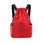 Boonol maratón mochila yéetel correas negras yéetel bolsillos laterales malla, ku ye'esik ti' jump'éel sak background. OEM leti' ODM disponible utia'al u diseños personalizados.