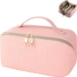 Te hoê vahi tape'araa pereoo PVC no te tere i ni'a i te tahua e te hoê tauturu maramarama e te mau zippers auro, Te vai ra te hoê hoho'a e te mau tao'a tahi i roto.