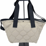 Custom quilted tote bag na may padded fabric at webbing handle para sa pang-araw-araw na paggamit