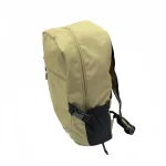 ʻO ka ʻeke ʻeke liʻiliʻi liʻiliʻi i ke kala khaki me ka ʻeke zip mua a me nā kaula ʻaoʻao hiki ke hoʻololi ʻia